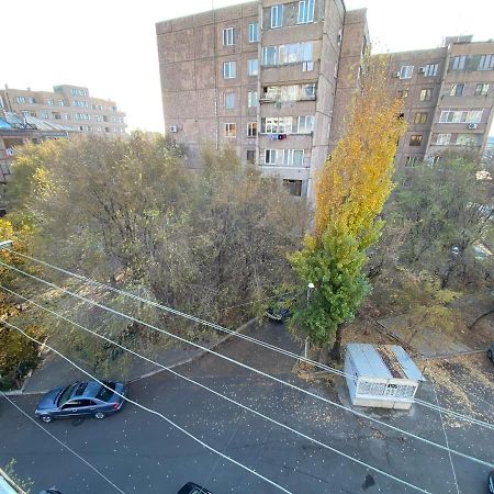 Large Cozy Apartment On Beginning Of Komitas Ave يريفان المظهر الخارجي الصورة
